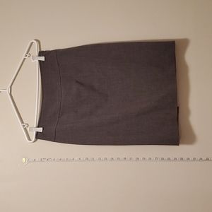 Great gray skirt with liner and side zipper.  Great for suits or to dress up.